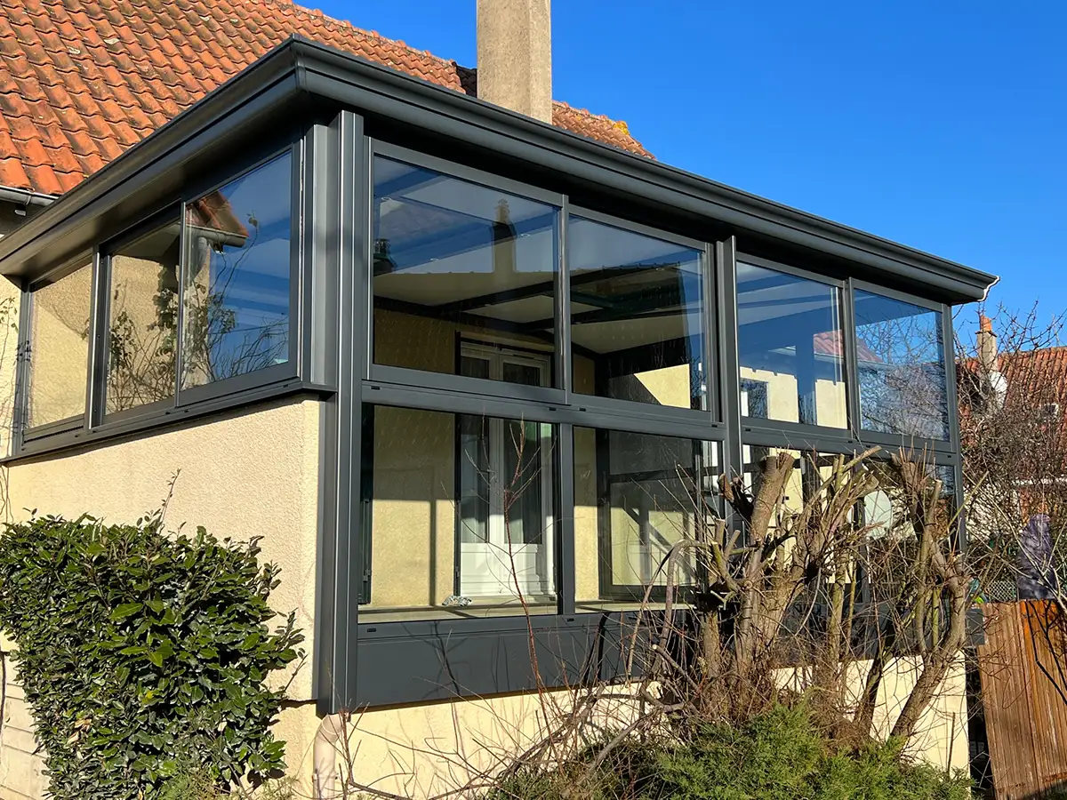 Véranda droite en aluminium gris
