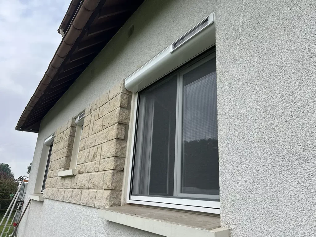 Volets roulants avec moustiquaire