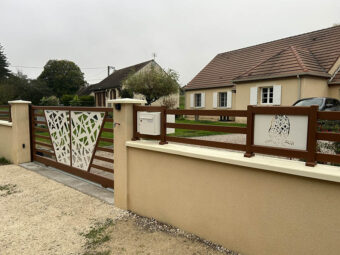 Pose d'un portail coulissant et sa cloture en aluminium à Voisines par Eurohabitat Sens